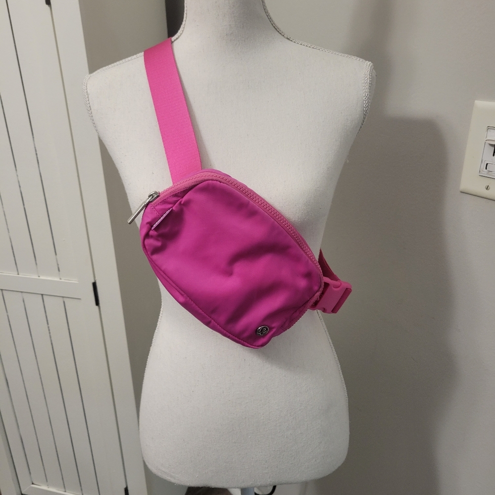 🚫SOLD🚫LULULEMON 1L BELT BAG BUNDLE - Picture 6 of 6